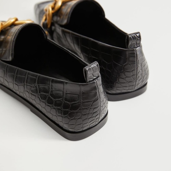 Black  crocodile effect gold chain loafers - Picture 4 of 5